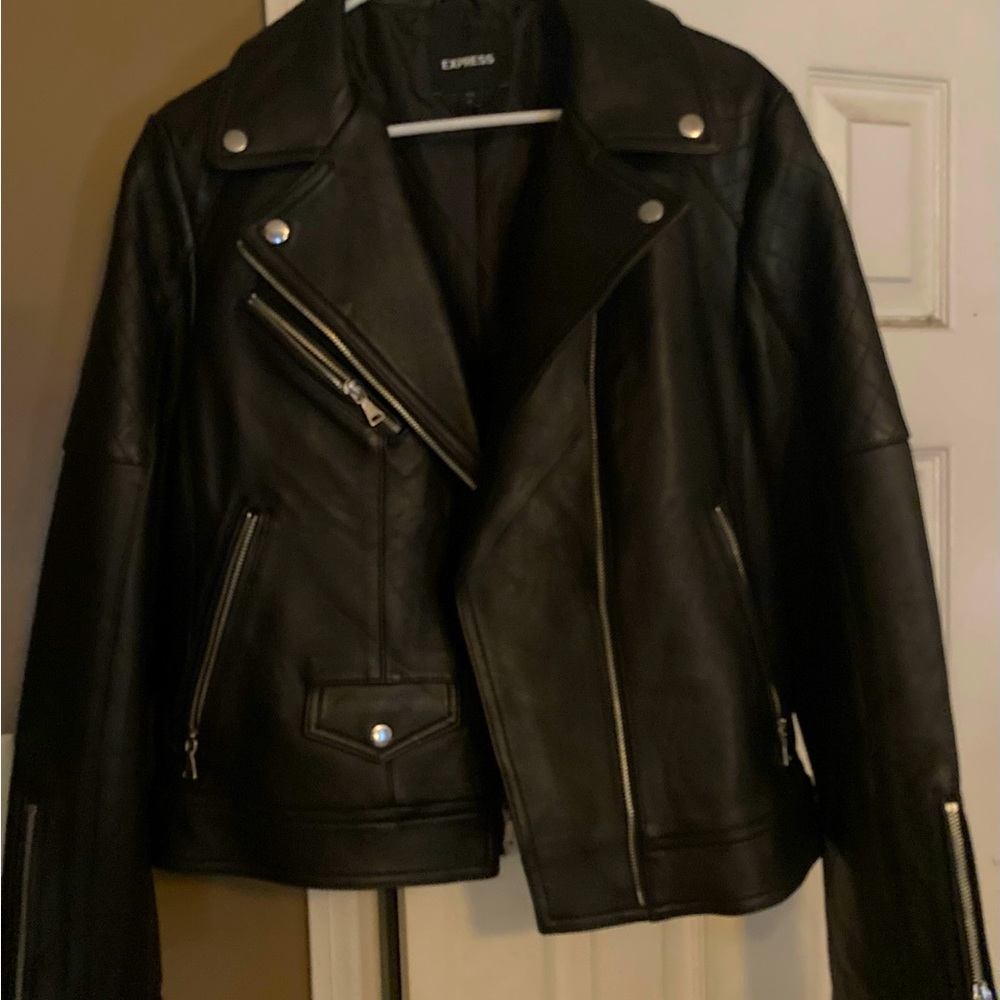 New without tags EXPRESS genuine leather jacket!